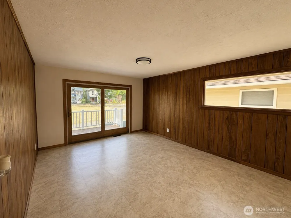 216 Caspers Street Edmonds, WA 98020
