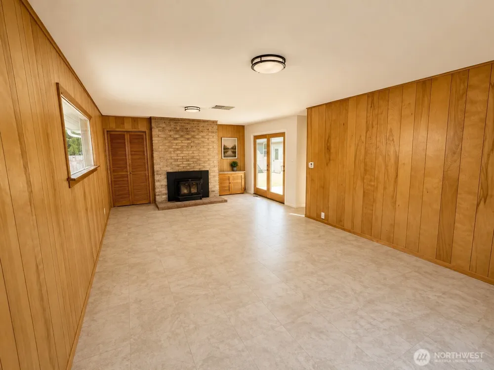 216 Caspers Street Edmonds, WA 98020