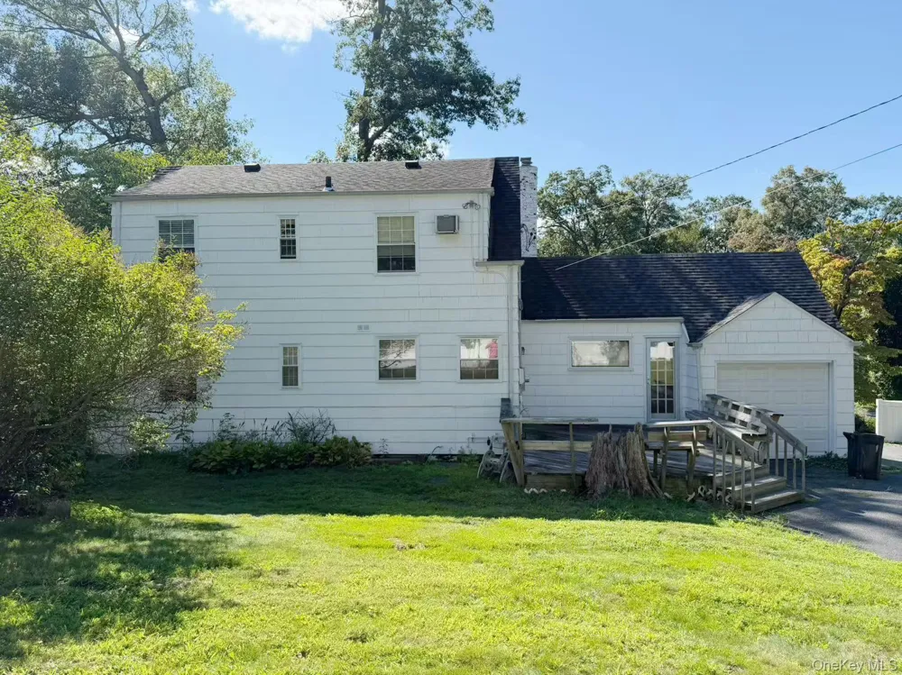 68 Woodbine Road East Hills, NY 11577