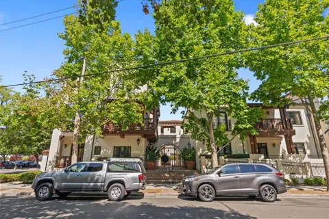 244 View Street