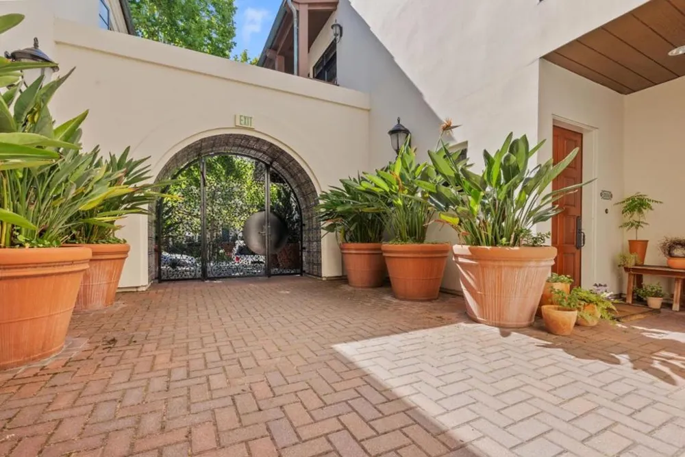 244 View Street Mountain View, CA 94041