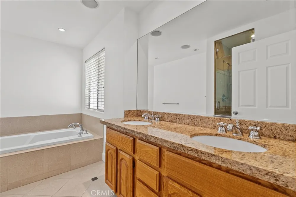 5110 Petit Encino, CA 91436