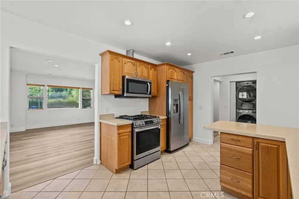 5110 Petit Encino, CA 91436