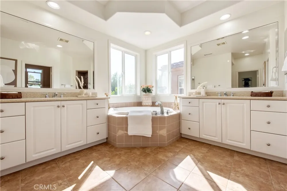 36 Trailing Ivy Irvine, CA 92620