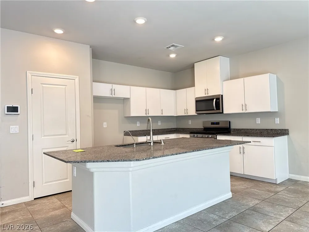 3807 Andorian Avenue North Las Vegas, NV 89084