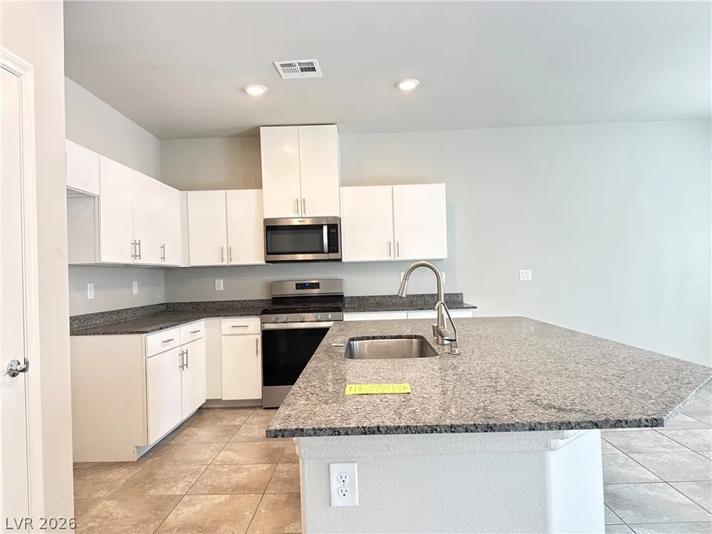 3807 Andorian Avenue North Las Vegas, NV 89084