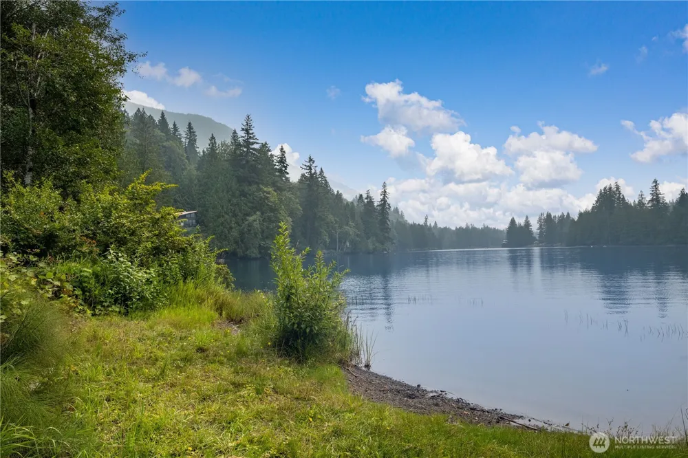 9267 Upper Frost Creek Road Maple Falls, WA 98266