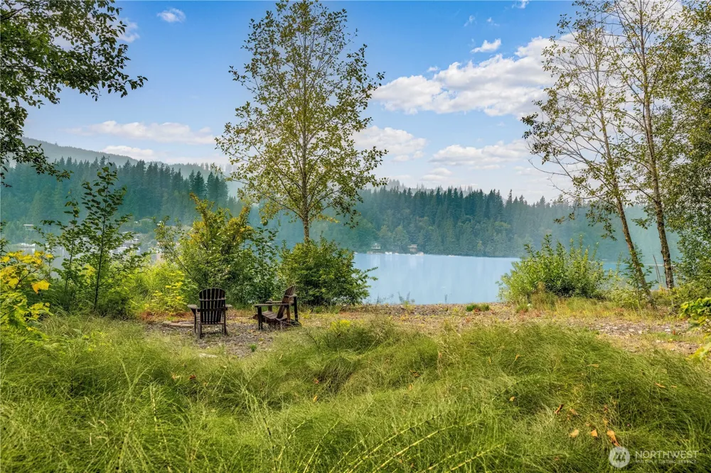 9267 Upper Frost Creek Road Maple Falls, WA 98266