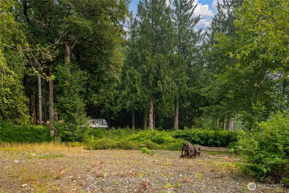 9267 Upper Frost Creek Road Maple Falls, WA 98266