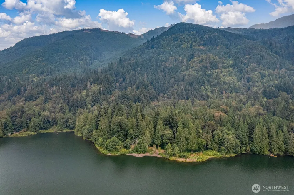 9267 Upper Frost Creek Road Maple Falls, WA 98266