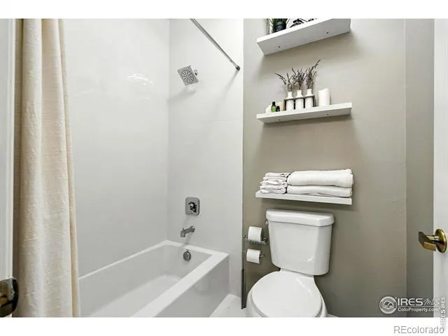 6686 Fairways Drive Niwot, CO 80503