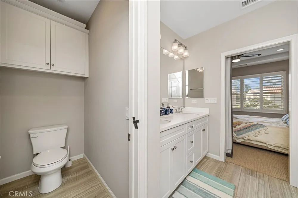56 Jade Flower Irvine, CA 92620