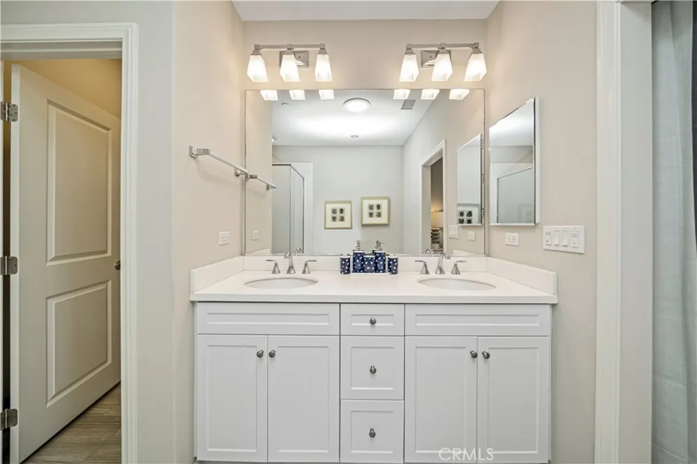 56 Jade Flower Irvine, CA 92620
