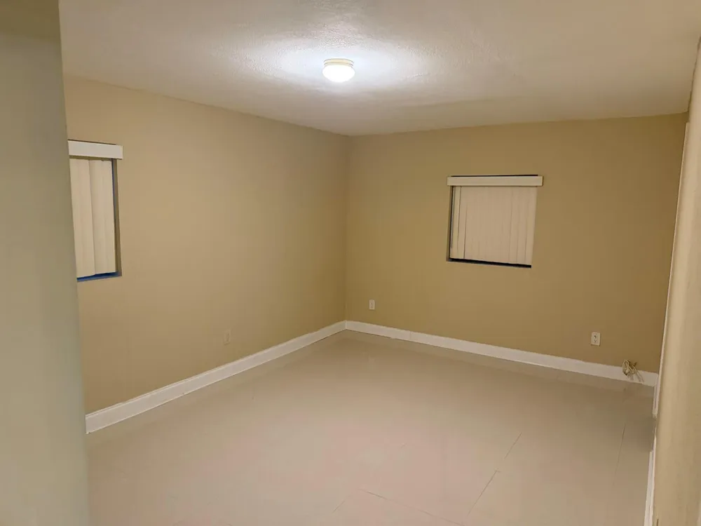 4011 SW 28TH STREET West Park, FL 33023