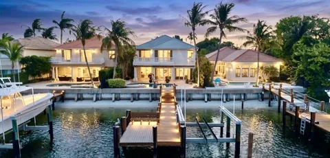 712 SANDY POINT LANE