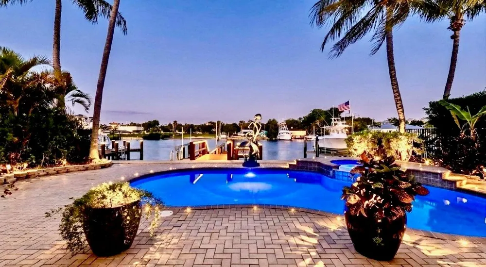 712 SANDY POINT LANE North Palm Beach, FL 33410