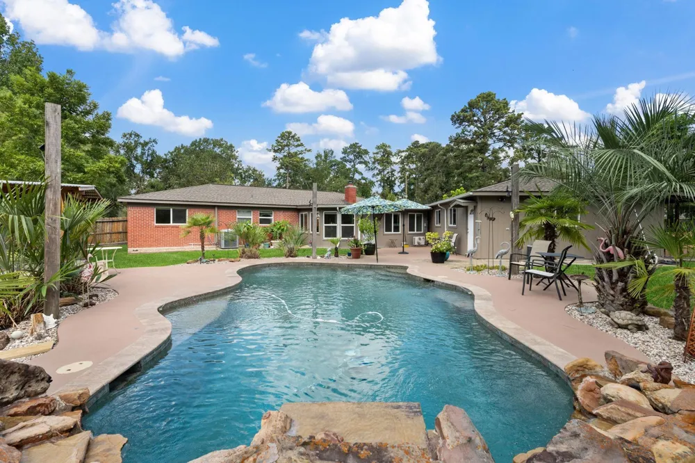 1202 Forest Cove Drive Kingwood, TX 77339
