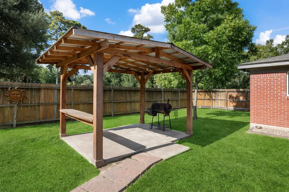 1202 Forest Cove Drive Kingwood, TX 77339