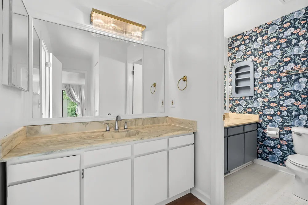 150 CARBERRY HILL COURT #D Kalamazoo Charter Township, MI 49006
