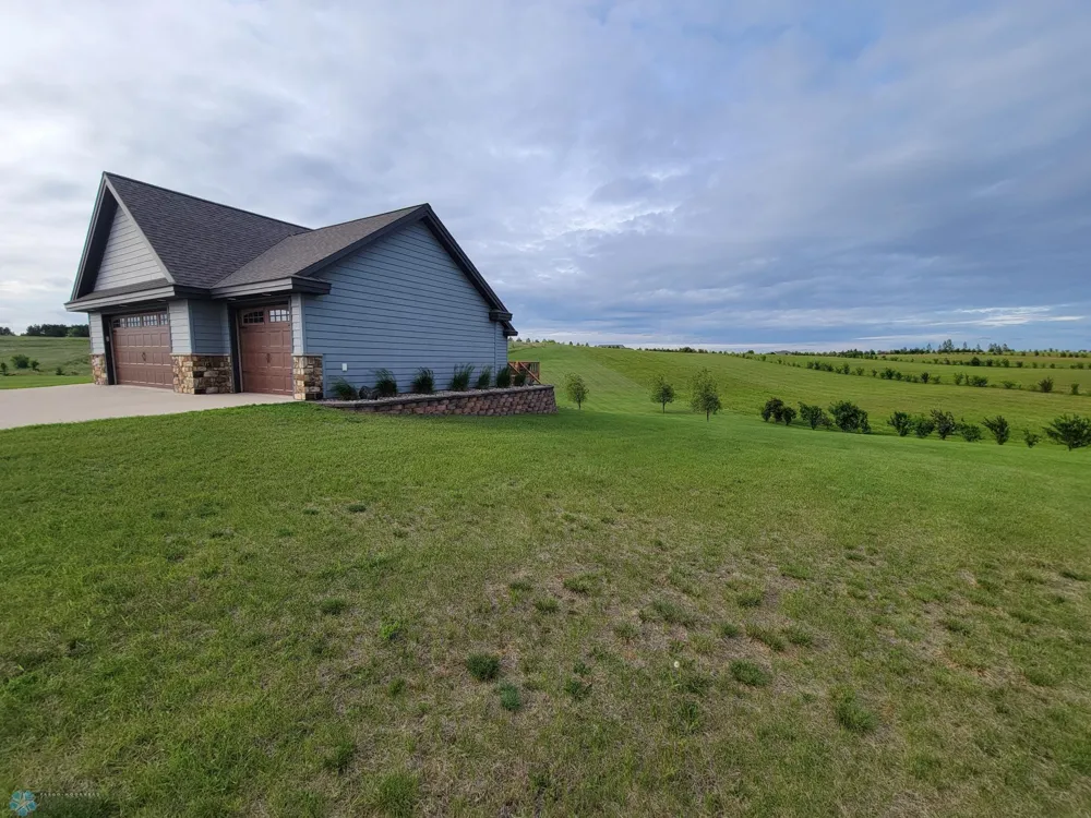 11003 Eagles Nest Court Audubon, MN 56511