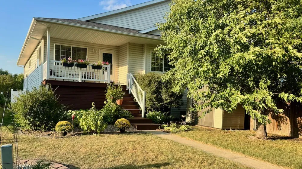 841 12th Avenue W West Fargo, ND 58078