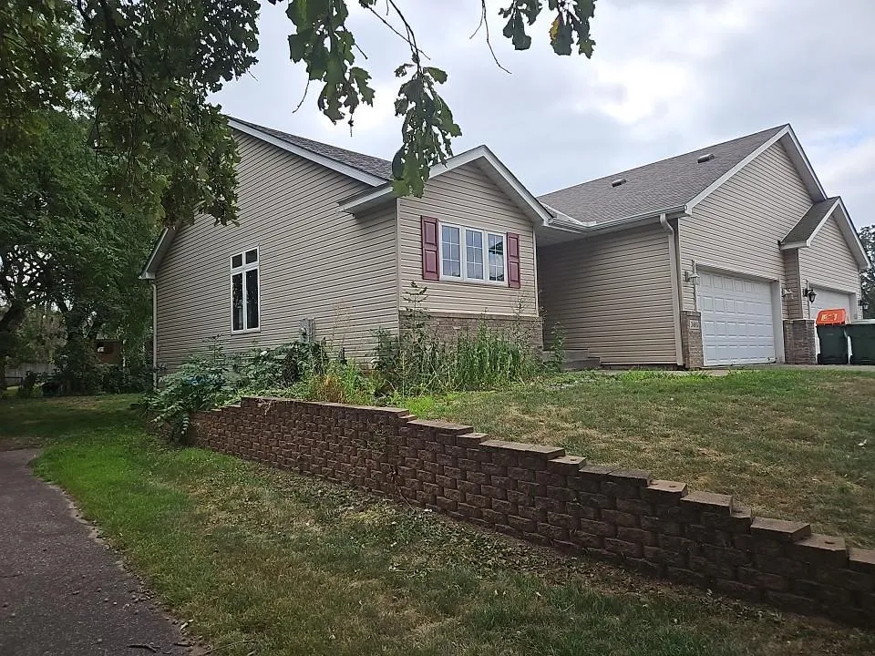 388 107th Lane NW Coon Rapids, MN 55448