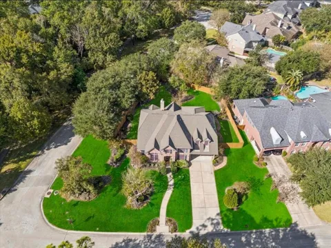 5903 Riverchase Trail