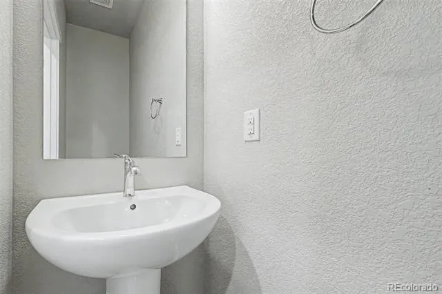 9729 Albion Lane Denver, CO 80229