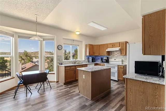 1547 Chesham Circle Colorado Springs, CO 80907