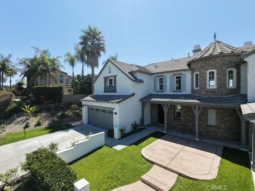 6887 Amber Lane Carlsbad, CA 92009