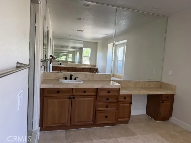 6887 Amber Lane Carlsbad, CA 92009