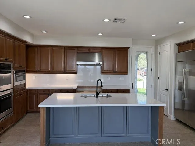 6887 Amber Lane Carlsbad, CA 92009