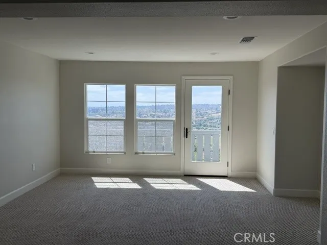 6887 Amber Lane Carlsbad, CA 92009