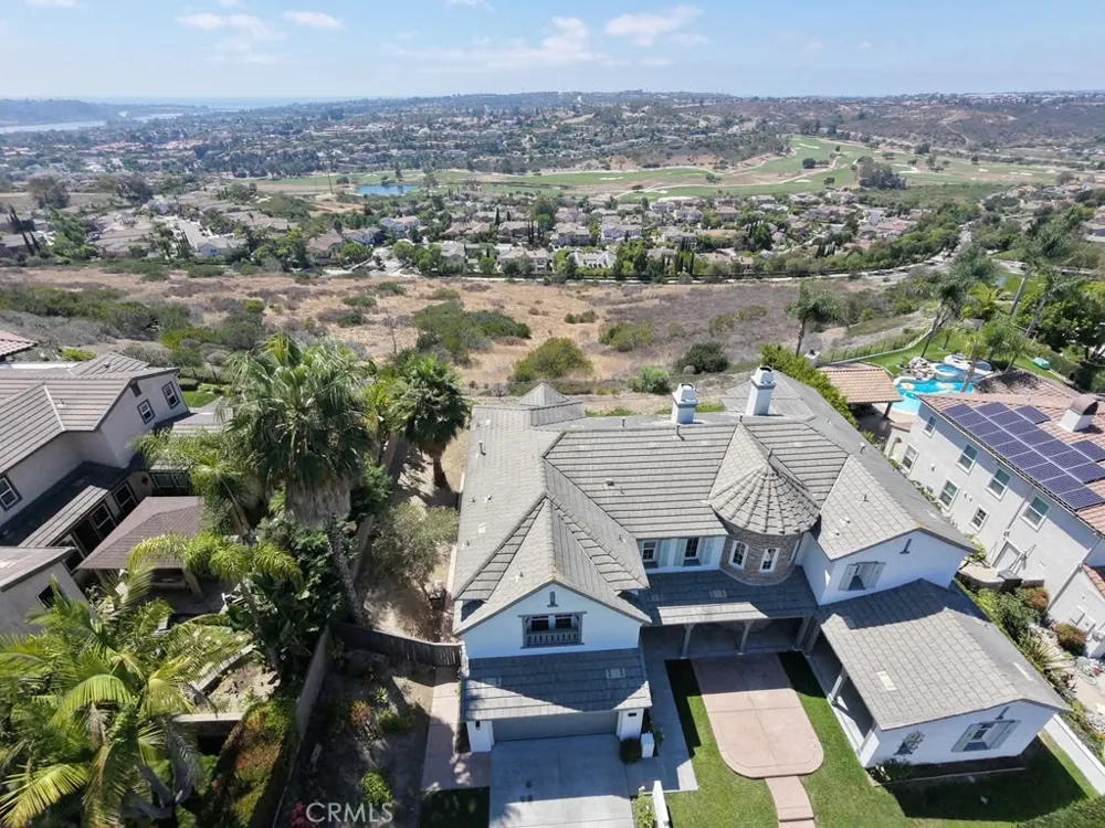 6887 Amber Lane Carlsbad, CA 92009