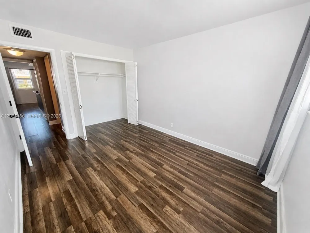 4050 NE 12th Ter #11-1 Oakland Park, FL 33334