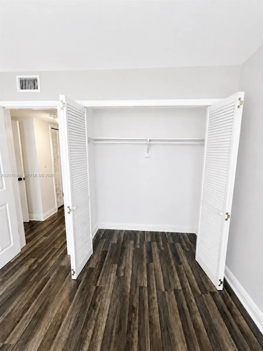 4050 NE 12th Ter #11-1 Oakland Park, FL 33334
