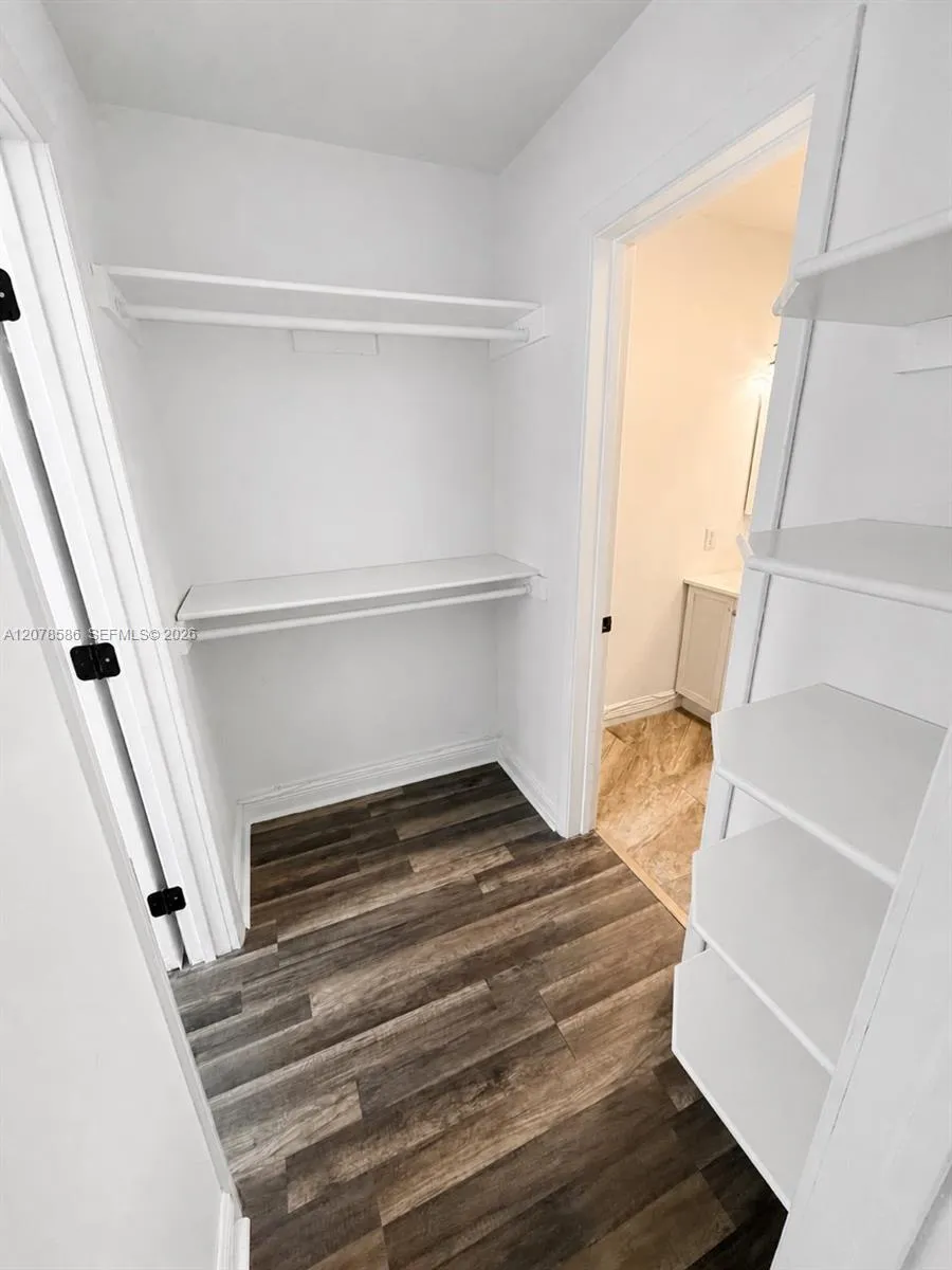 4050 NE 12th Ter #11-1 Oakland Park, FL 33334
