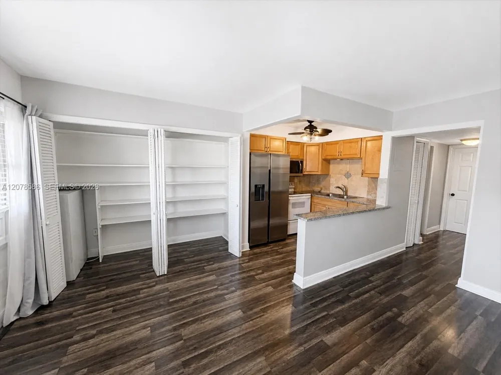 4050 NE 12th Ter #11-1 Oakland Park, FL 33334