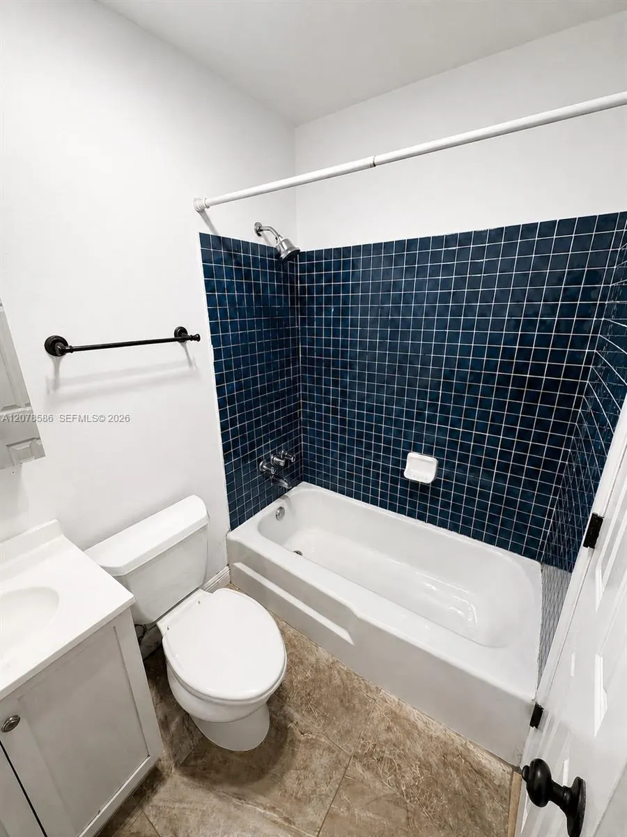 4050 NE 12th Ter #11-1 Oakland Park, FL 33334
