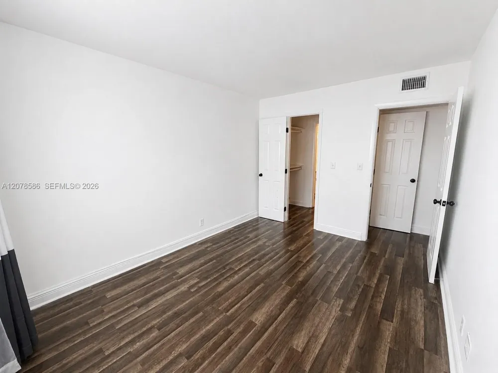 4050 NE 12th Ter #11-1 Oakland Park, FL 33334