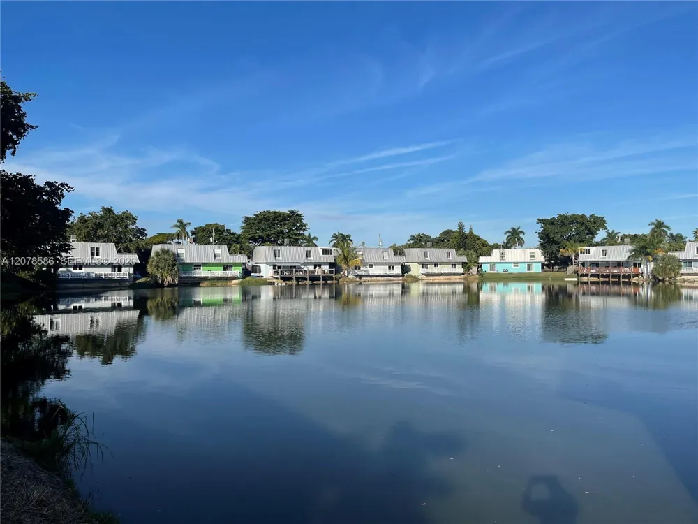4050 NE 12th Ter #11-1 Oakland Park, FL 33334