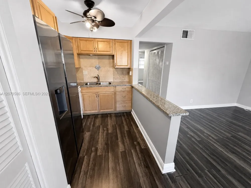 4050 NE 12th Ter #11-1 Oakland Park, FL 33334