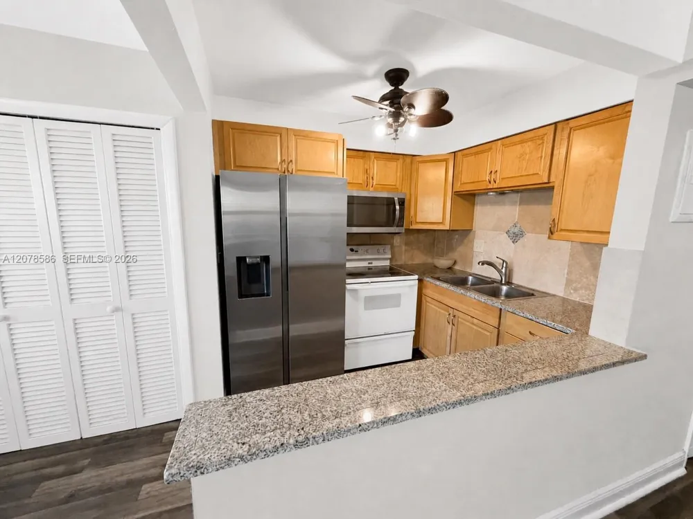 4050 NE 12th Ter #11-1 Oakland Park, FL 33334