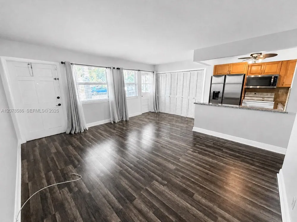 4050 NE 12th Ter #11-1 Oakland Park, FL 33334