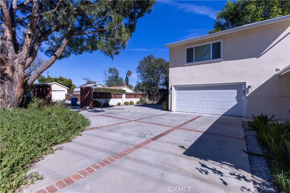 18816 Superior St Northridge, CA 91324