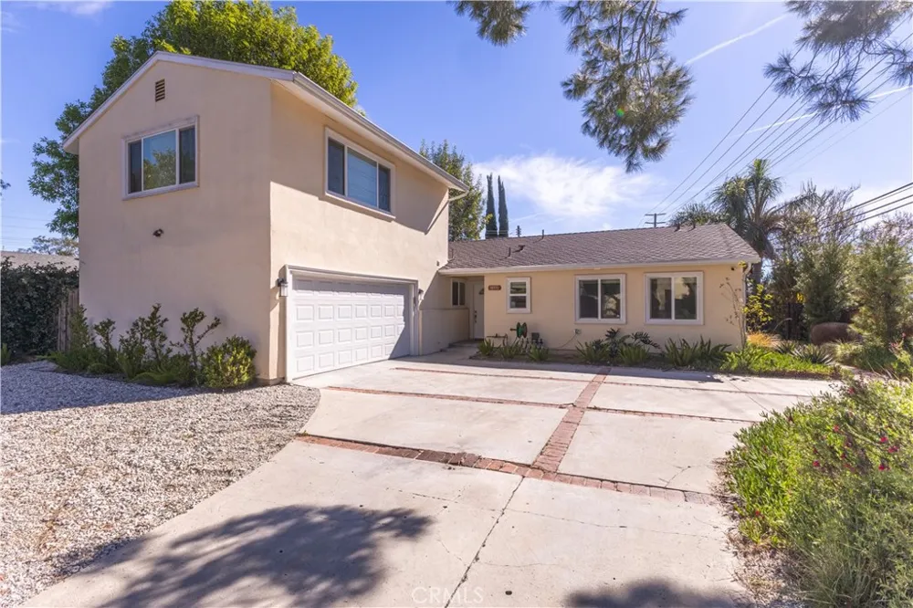 18816 Superior St Northridge, CA 91324