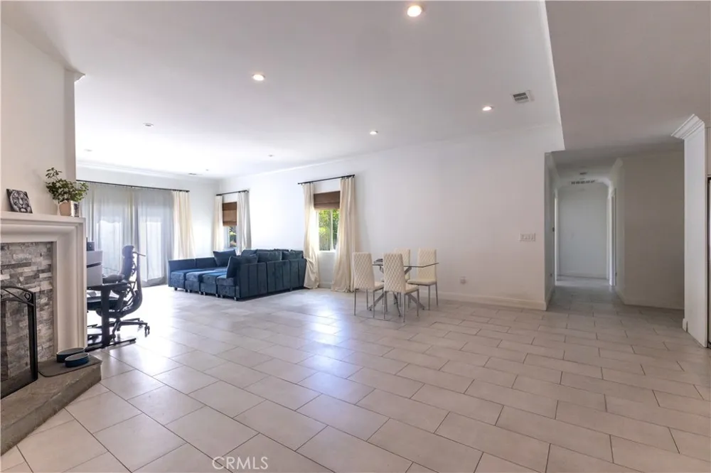 18816 Superior St Northridge, CA 91324