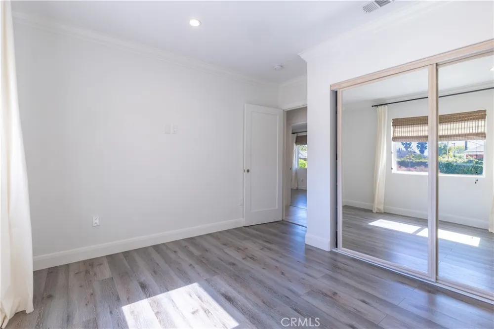 18816 Superior St Northridge, CA 91324