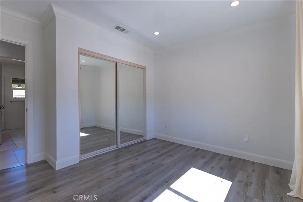 18816 Superior St Northridge, CA 91324