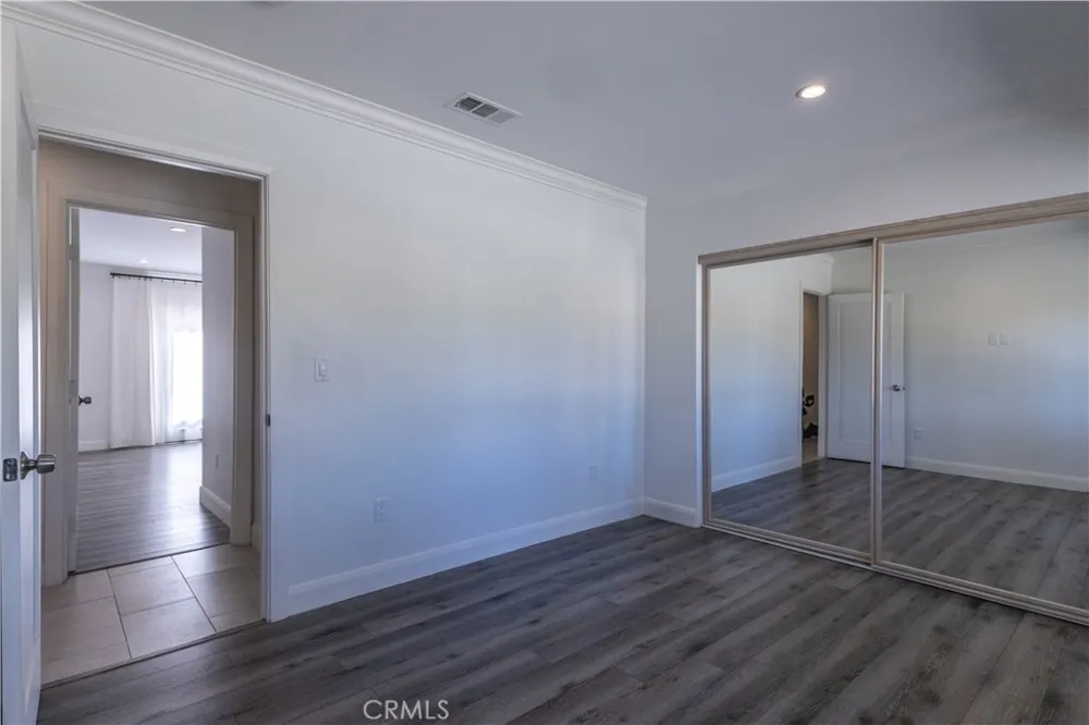 18816 Superior St Northridge, CA 91324
